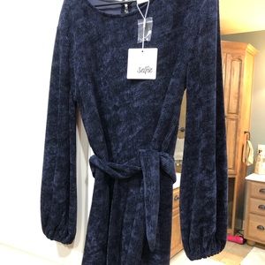 Diva Velvet yarn knit dress